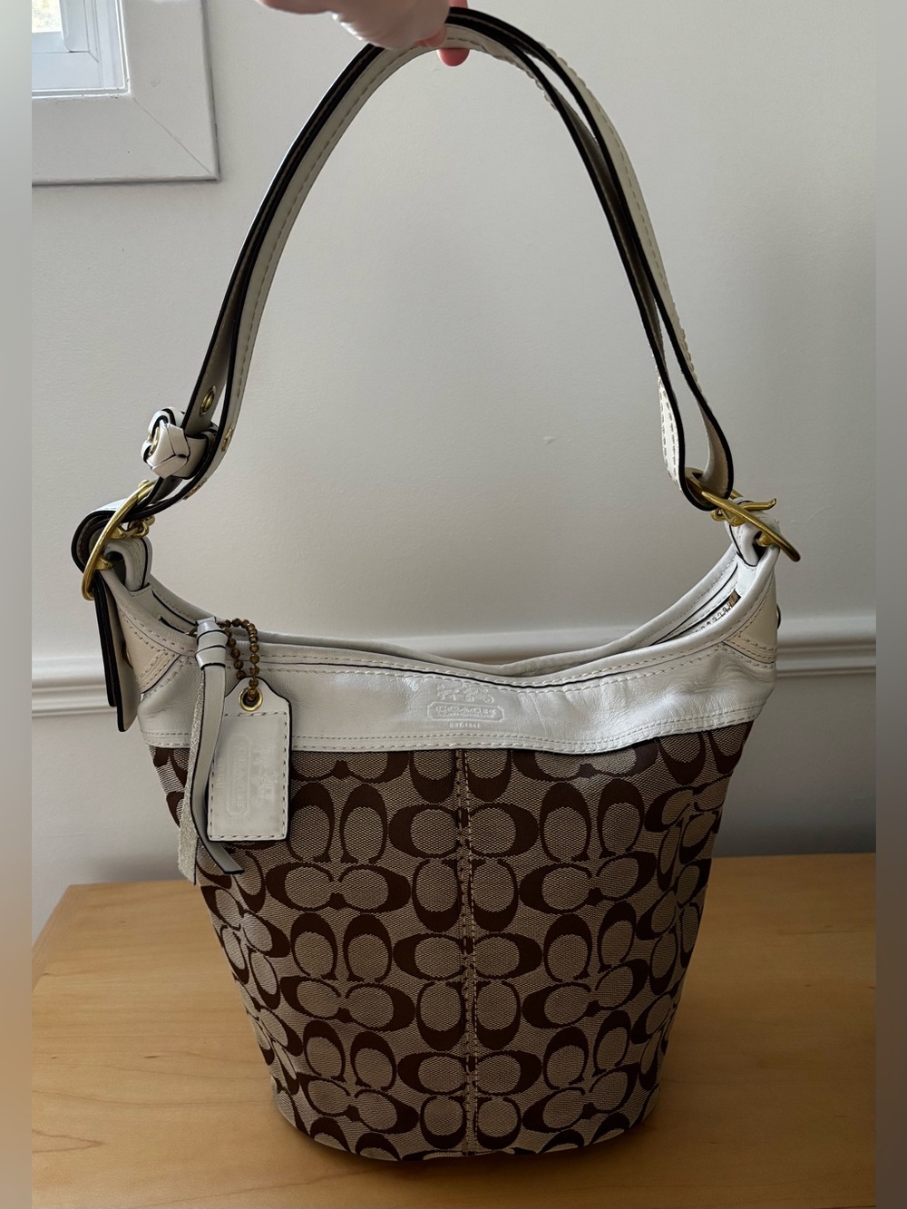 Vintage Signature Coach 11437 bucket bag. Size 11 x 12 in